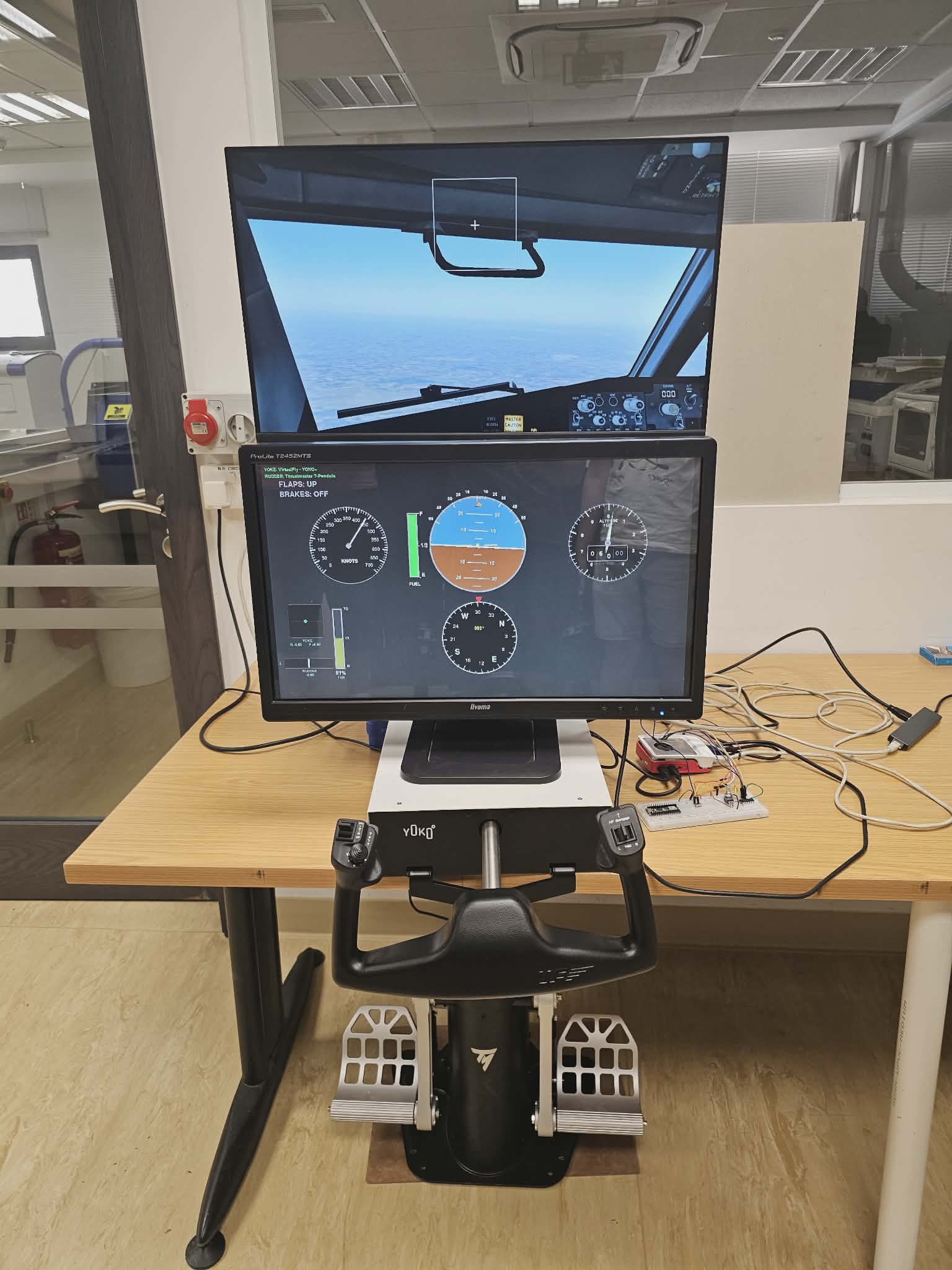 Flight Simulator Cockpit Setup